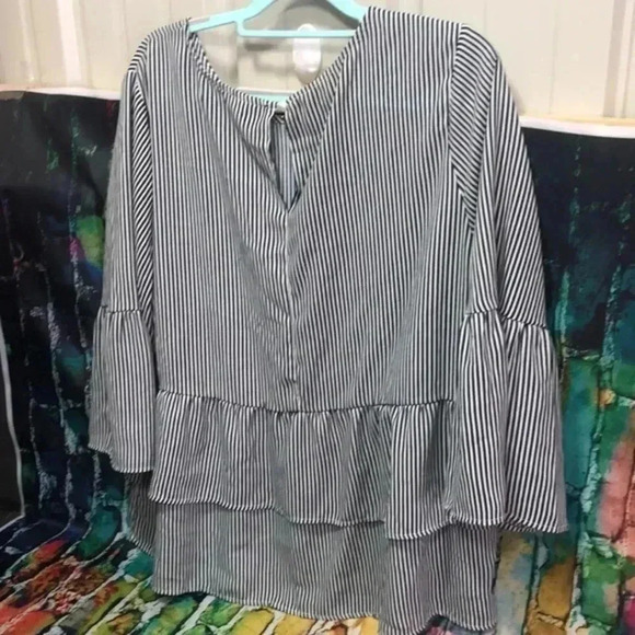 Time and tru plus size top/blouse XXL navy and white - Picture 3 of 7